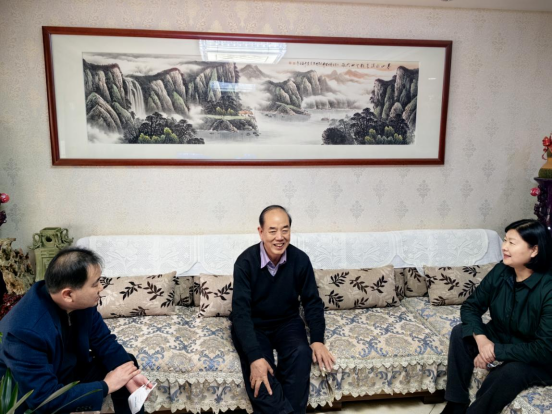 王蔚春节前看望慰问局机关退休老干部88.png