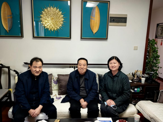 王蔚春节前看望慰问局机关退休老干部307.png